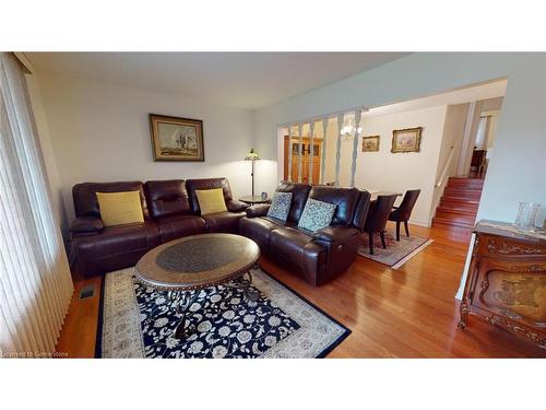 119 Hillbrook Crescent, Kitchener, ON - Indoor Photo Showing Living Room