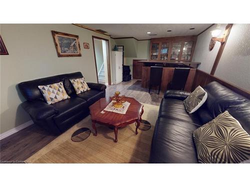 119 Hillbrook Crescent, Kitchener, ON - Indoor Photo Showing Living Room