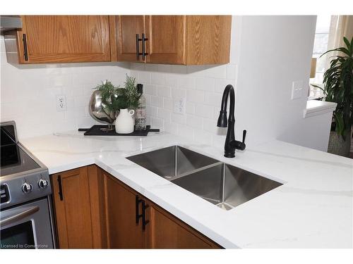 583 Victoria Road N, Guelph, ON - Indoor Photo Showing Kitchen With Double Sink