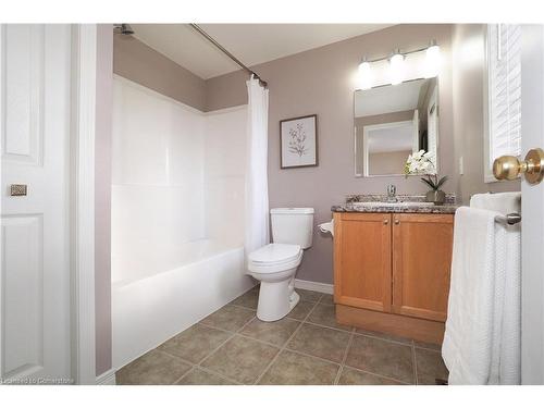 583 Victoria Road N, Guelph, ON - Indoor Photo Showing Bathroom