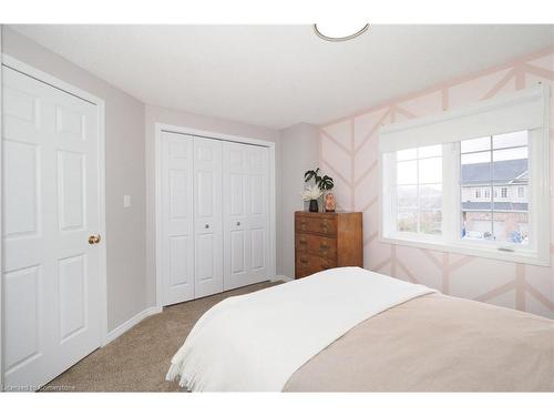 583 Victoria Road N, Guelph, ON - Indoor Photo Showing Bedroom