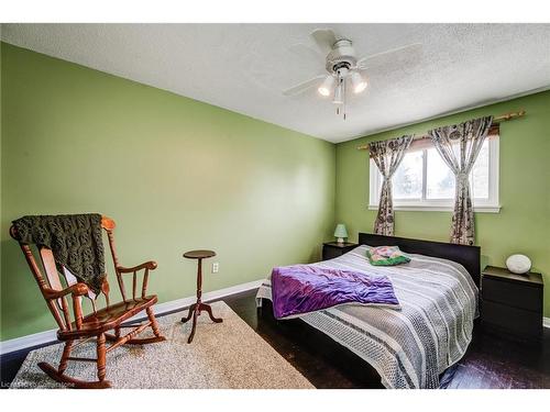 28-201 Silvercreek Parkway N, Guelph, ON - Indoor Photo Showing Bedroom