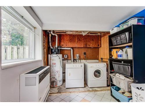 28-201 Silvercreek Parkway N, Guelph, ON - Indoor Photo Showing Laundry Room