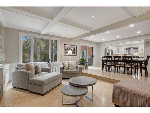 481 Regency Crescent, Waterloo, ON - Indoor Photo Showing Living Room