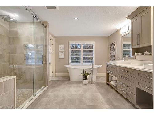 481 Regency Crescent, Waterloo, ON - Indoor Photo Showing Bathroom