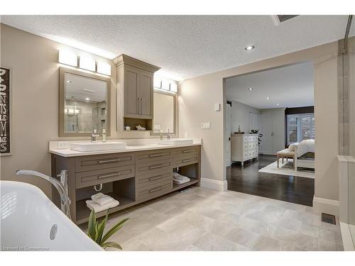 481 Regency Crescent, Waterloo, ON - Indoor Photo Showing Bathroom