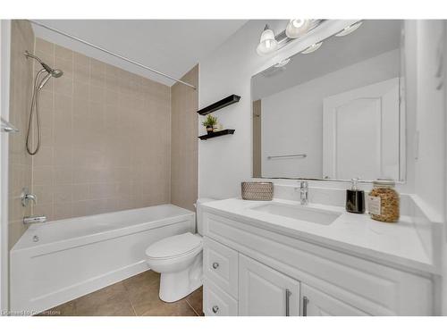 265 Pineglen Crescent, Kitchener, ON - Indoor Photo Showing Bathroom