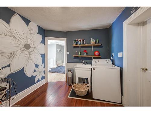 58 Shakespeare Street, Stratford, ON - Indoor Photo Showing Laundry Room