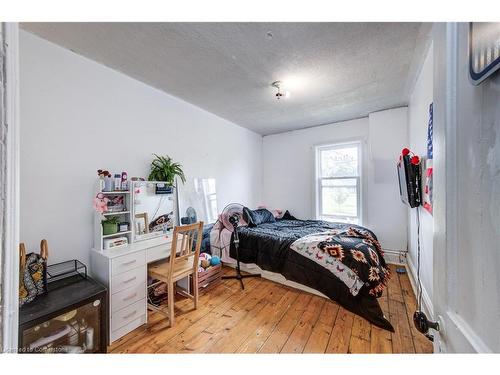 58 Shakespeare Street, Stratford, ON - Indoor Photo Showing Bedroom