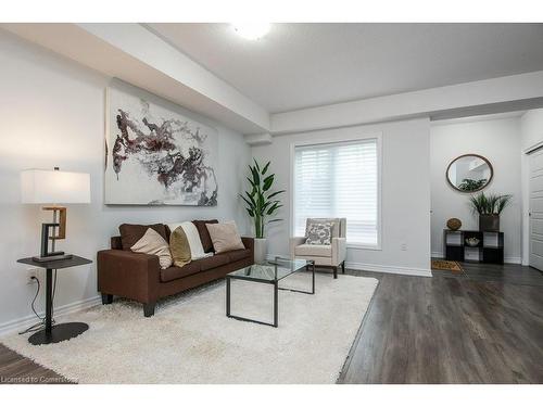 25B-1430 Highland Road W, Kitchener, ON - Indoor Photo Showing Living Room