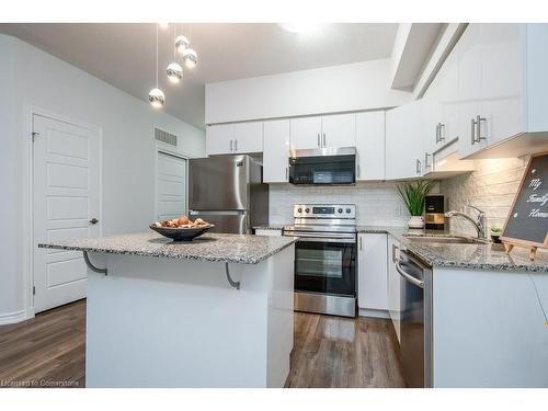 25B-1430 Highland Road W, Kitchener, ON - Indoor Photo Showing Kitchen With Stainless Steel Kitchen With Upgraded Kitchen