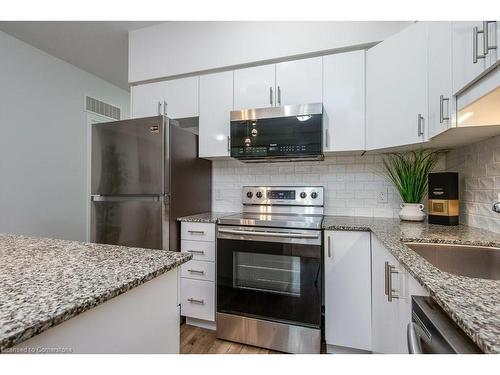 25B-1430 Highland Road W, Kitchener, ON - Indoor Photo Showing Kitchen With Stainless Steel Kitchen With Upgraded Kitchen