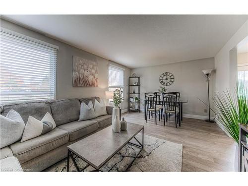 A-207 Foxhunt Road, Waterloo, ON - Indoor Photo Showing Living Room