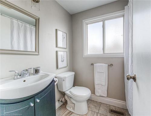 A-207 Foxhunt Road, Waterloo, ON - Indoor Photo Showing Bathroom