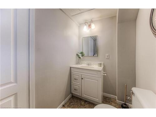 A-207 Foxhunt Road, Waterloo, ON - Indoor Photo Showing Bathroom