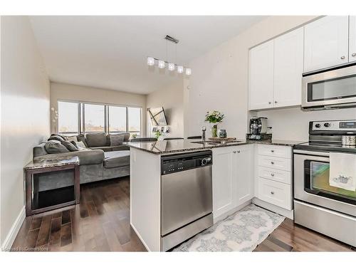 807-170 Water Street N, Cambridge, ON - Indoor Photo Showing Kitchen