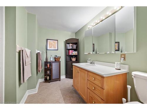 501-688 Preston Parkway, Cambridge, ON - Indoor Photo Showing Bathroom