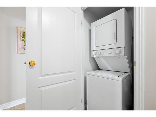 501-688 Preston Parkway, Cambridge, ON - Indoor Photo Showing Laundry Room