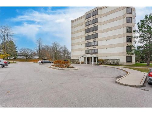 501-688 Preston Parkway, Cambridge, ON - Outdoor