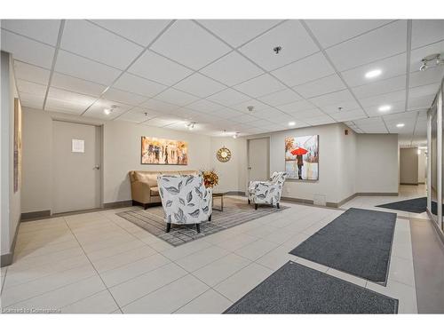 501-688 Preston Parkway, Cambridge, ON - Indoor