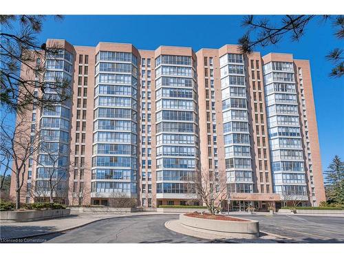 203-265 Westcourt Place, Waterloo, ON - Outdoor With Facade