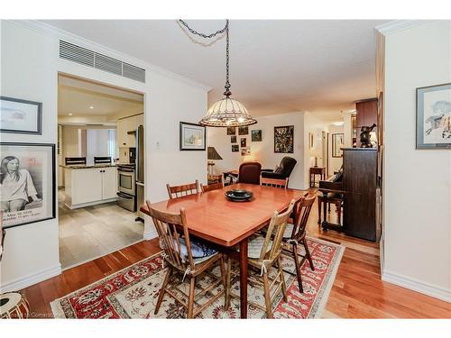 203-265 Westcourt Place, Waterloo, ON - Indoor Photo Showing Dining Room