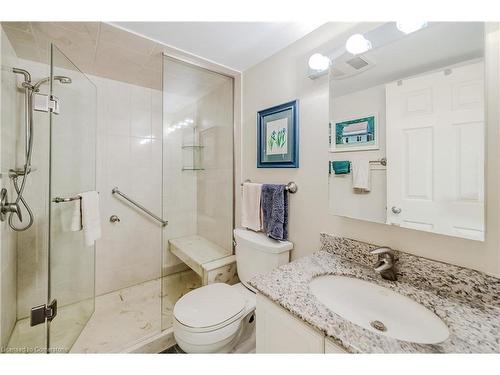 203-265 Westcourt Place, Waterloo, ON - Indoor Photo Showing Bathroom