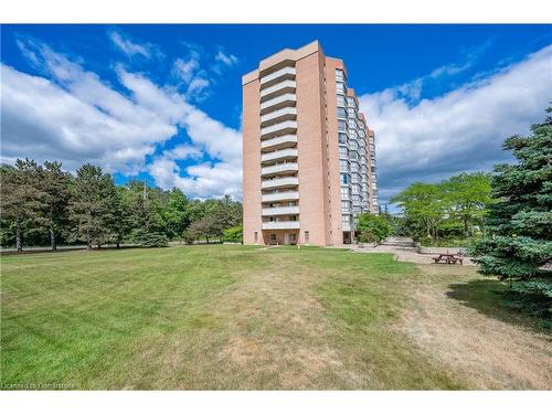 203-265 Westcourt Place, Waterloo, ON - Outdoor With Facade