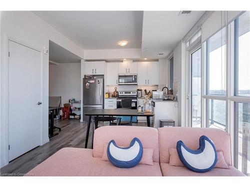 1511-108 Garment Street, Kitchener, ON - Indoor Photo Showing Kitchen