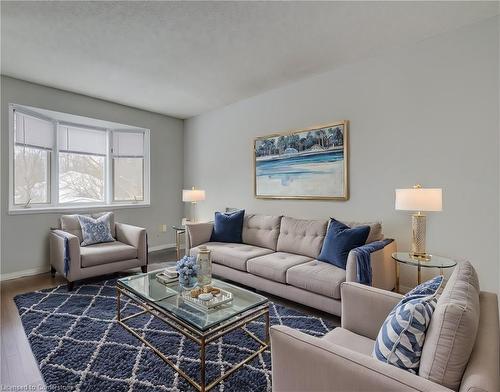 140 Poplar Drive, Cambridge, ON - Indoor Photo Showing Living Room