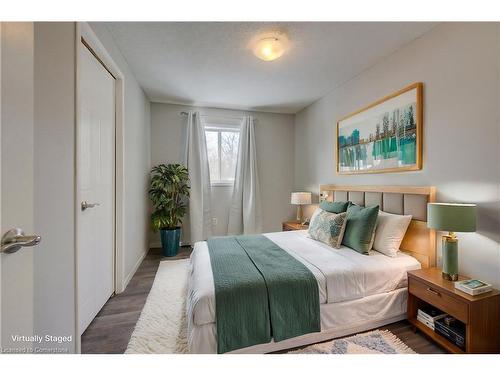 140 Poplar Drive, Cambridge, ON - Indoor Photo Showing Bedroom