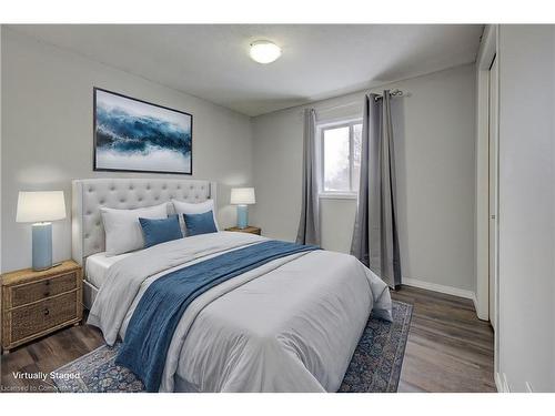 140 Poplar Drive, Cambridge, ON - Indoor Photo Showing Bedroom