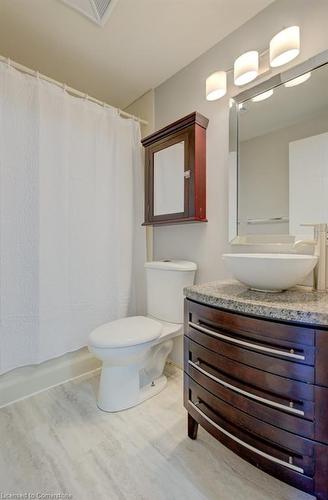 140 Poplar Drive, Cambridge, ON - Indoor Photo Showing Bathroom