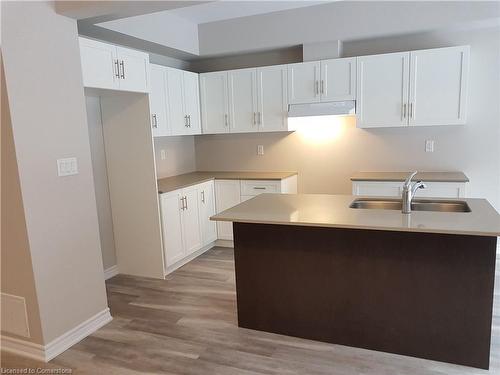 62-324 Equestrian Way, Cambridge, ON - Indoor Photo Showing Kitchen With Double Sink