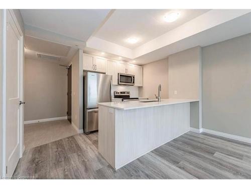 1106-108 Garment Street, Kitchener, ON - Indoor Photo Showing Kitchen