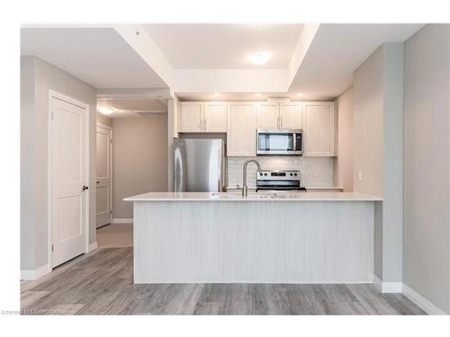 1106-108 Garment Street, Kitchener, ON - Indoor Photo Showing Kitchen