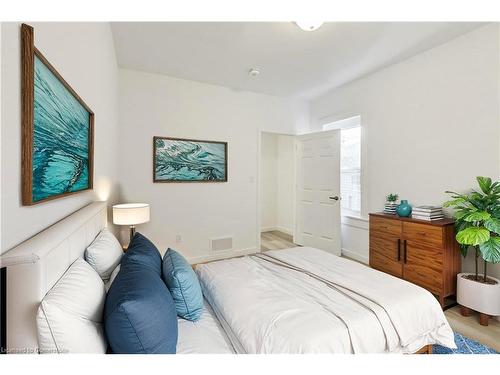 91 Water Street S, Cambridge, ON - Indoor Photo Showing Bedroom