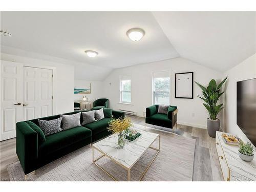 91 Water Street S, Cambridge, ON - Indoor Photo Showing Living Room