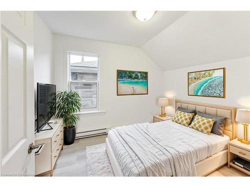 91 Water Street S, Cambridge, ON - Indoor Photo Showing Bedroom