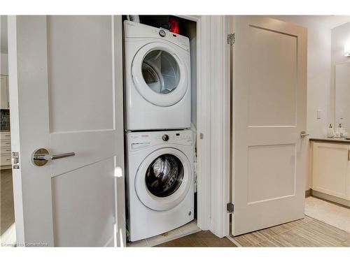 507-155 Caroline Street S, Waterloo, ON - Indoor Photo Showing Laundry Room