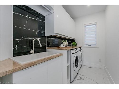 320 Otterbein Road, Kitchener, ON - Indoor Photo Showing Laundry Room