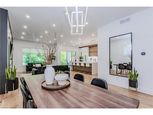 320 Otterbein Road, Kitchener, ON - Indoor Photo Showing Dining Room