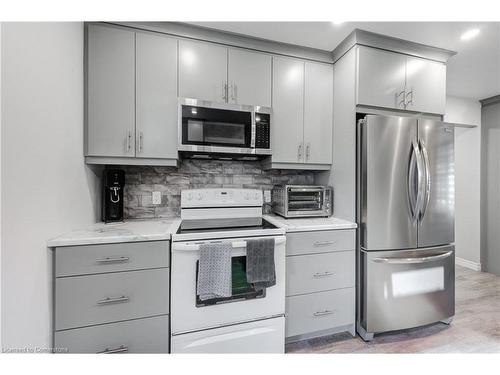 59 Oldewood Crescent, St. Thomas, ON - Indoor Photo Showing Kitchen