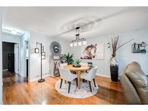 59 Oldewood Crescent, St. Thomas, ON - Indoor Photo Showing Dining Room