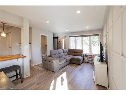 24 Stafford Street, Woodstock, ON - Indoor Photo Showing Living Room