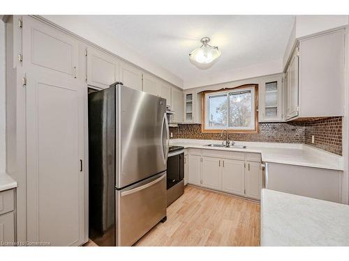 674 Highpoint Avenue, Waterloo, ON - Indoor Photo Showing Kitchen With Double Sink