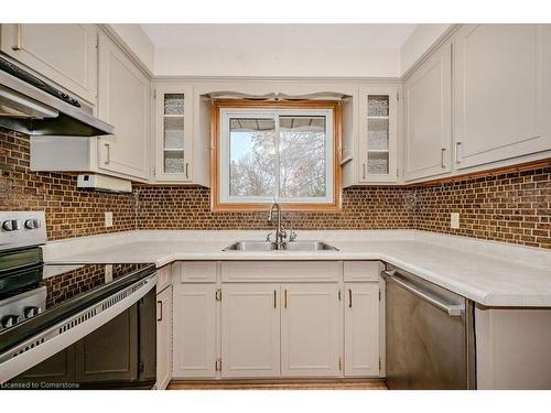 674 Highpoint Avenue, Waterloo, ON - Indoor Photo Showing Kitchen With Double Sink