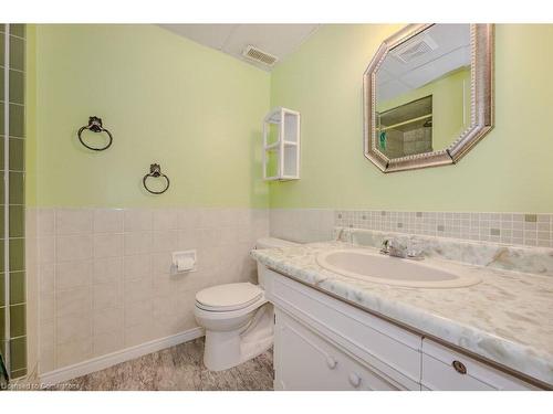 674 Highpoint Avenue, Waterloo, ON - Indoor Photo Showing Bathroom