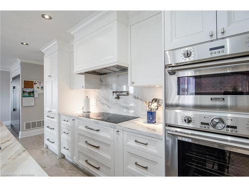 80 Starr Crescent, Cambridge, ON - Indoor Photo Showing Kitchen With Upgraded Kitchen