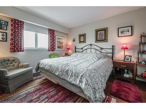 1106-250 Glenridge Drive, Waterloo, ON - Indoor Photo Showing Bedroom